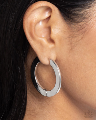 Circling Chariot - Silver - Paparazzi Accessories