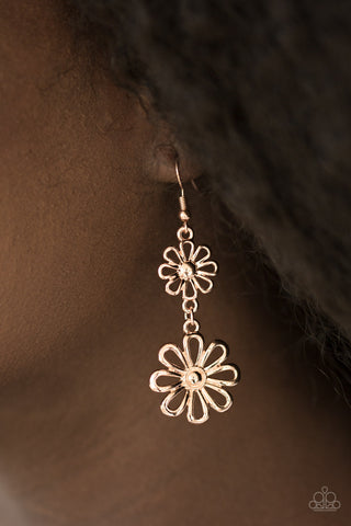 A Date With Daisies - Rose Gold - Paparazzi Accessories