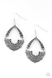 Royal Engagement - Black - Paparazzi Accessories