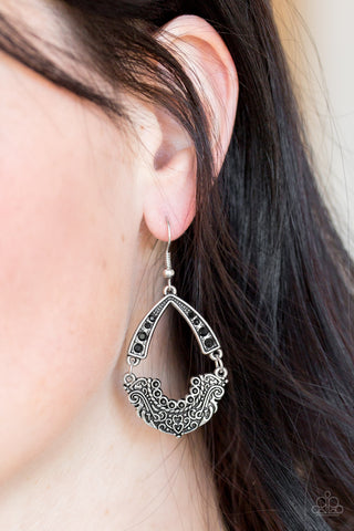 Royal Engagement - Black - Paparazzi Accessories