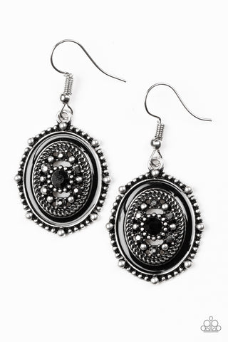 Picture of WEALTH - Black - Paparazzi Accessories