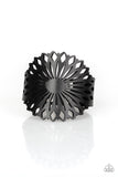 Wildflower Garden - Black - Paparazzi Accessories