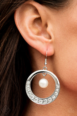 The Icon-ista - White - Paparazzi Accessories