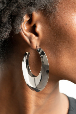Going OVAL-board - Silver - Paparazzi Accessories