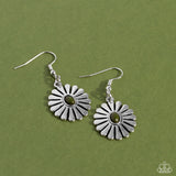Delectably Daisy - Green - Paparazzi Accessories