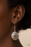 Delectably Daisy - Green - Paparazzi Accessories
