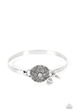 Fleur de Prairie - White - Paparazzi Accessories