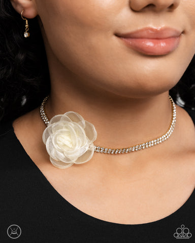 Rosy Range - Gold - Paparazzi Accessories