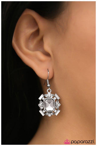 Buckingham Palace - White - Paparazzi Accessories