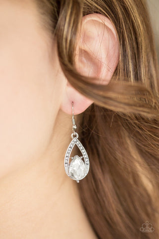 Gatsby Grandeur - White - Paparazzi Accessories