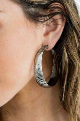 Desert Wanderings - Silver - Paparazzi Accessories