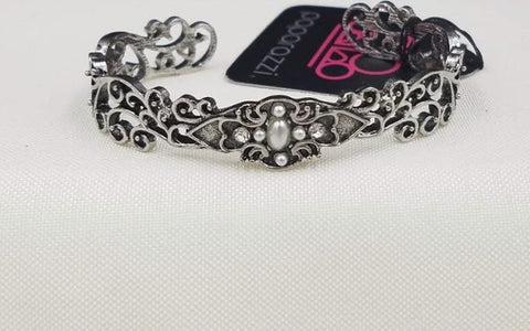 Victorian Vines - White - Paparazzi Accessories